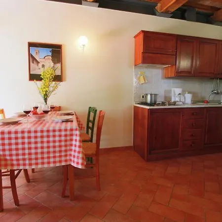 Madonna Della Sanita Sleeps 2 Pool T763612